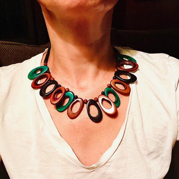 Vintage Nut seed Over dyed oval necklace. Absolutely stunning. Pristine. - Picture 7 of 8